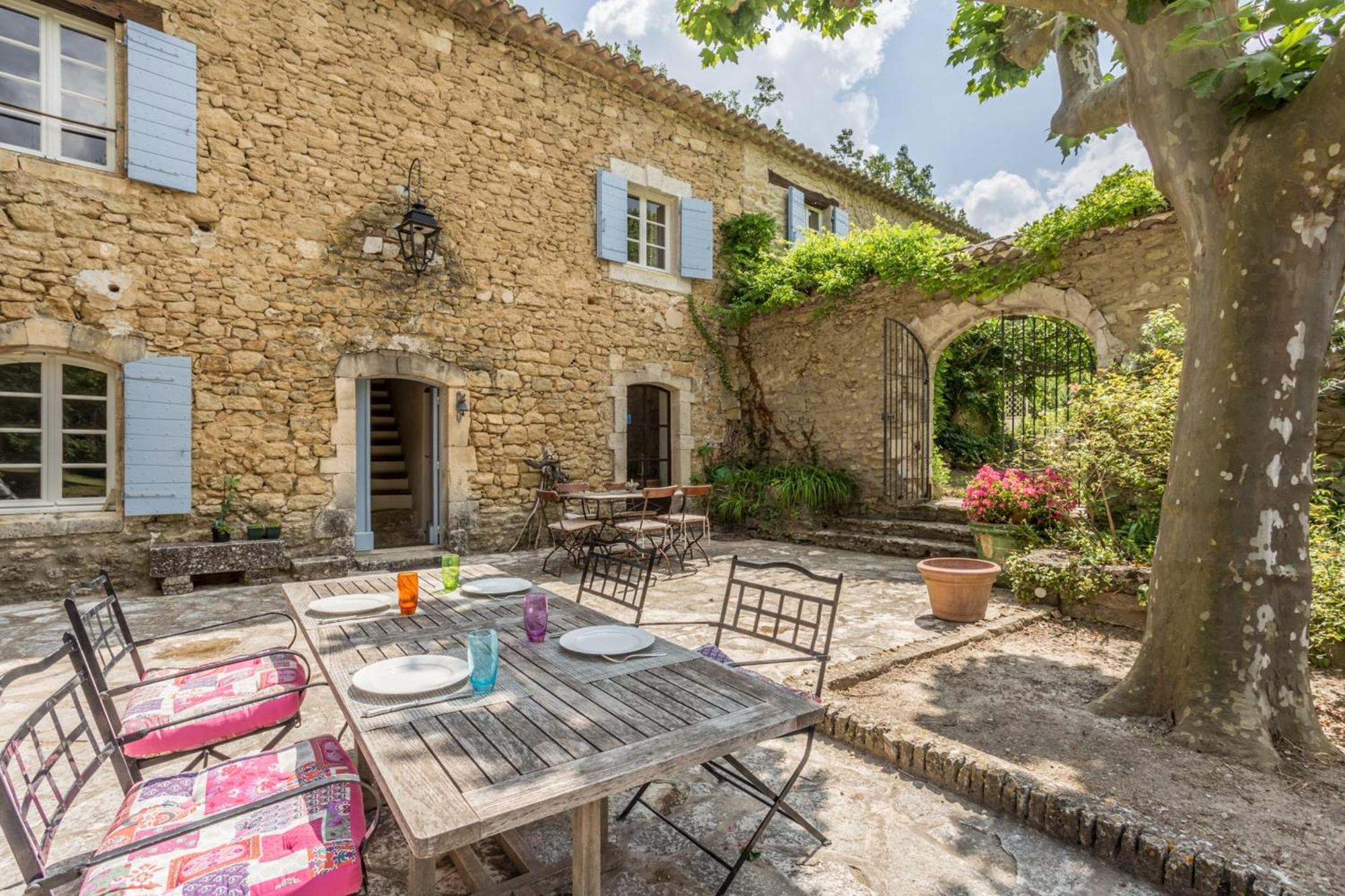 Ménerbes La Maison Des Artistes מראה חיצוני תמונה